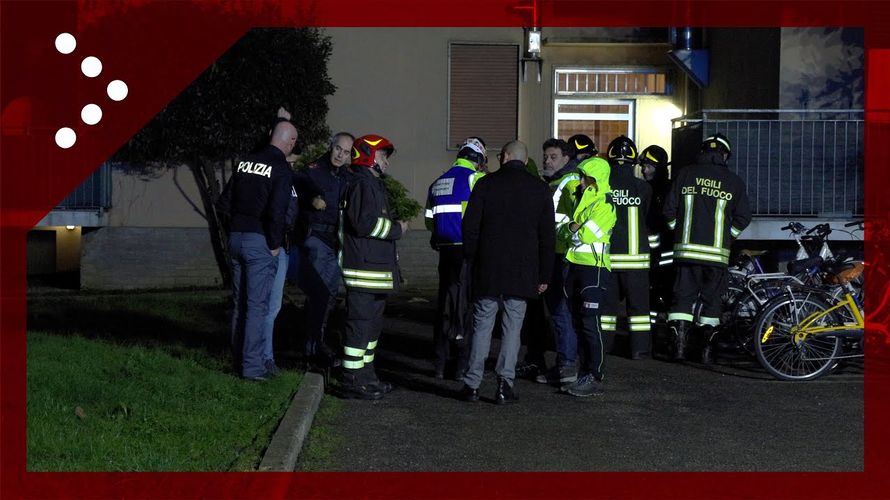 Gallarate, incendio in un palazzo: un morto, 7 intossicati. Evacuate una quarantina di persone