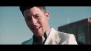 Jonas Brothers - Sucker but they keep dancing on top of cars screenshot 1