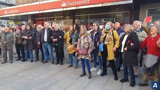 Portugueses en Vigo celebran la Revolución de los Claveles el 25 de abril