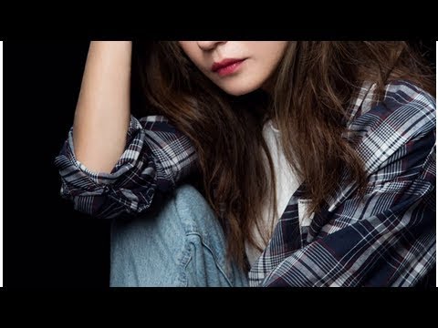 赵薇话剧《求证》首场演出落下帷幕 回归演员状态收获一众好评　(1/7)