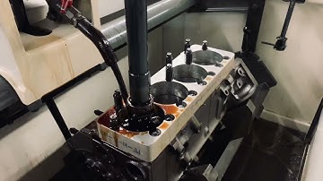 Honing a Small Block Chevy race engine on Sunnen CV616 Cylinder King | Wanders Racing Engines