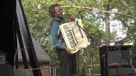 Thumbnail of Walking To New Orleans-Buckwheat Zydeco.wmv