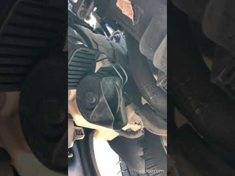 Video: Unde se află claxonul la un Ford Focus 2014?