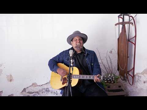 Chris Pierce - 'It Ain't Ever Wrong To Be Free' - Solo Acoustic (Live From Harlem)
