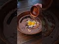 كيكة شوكولاتة سهلة سريعة غرقانه بصوص رهيب بسيطه وبحجم عائلي ناديه السيد  صوص الشوكولاتة