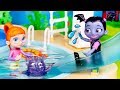 VAMPIRINA 👻💦 Vampirina y Wolfie se bañan en la piscina