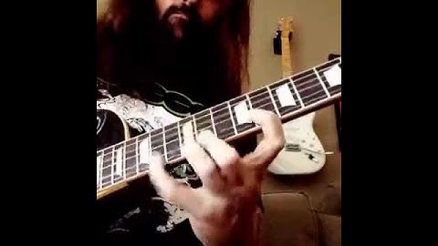Quick diminished/string skipping lick