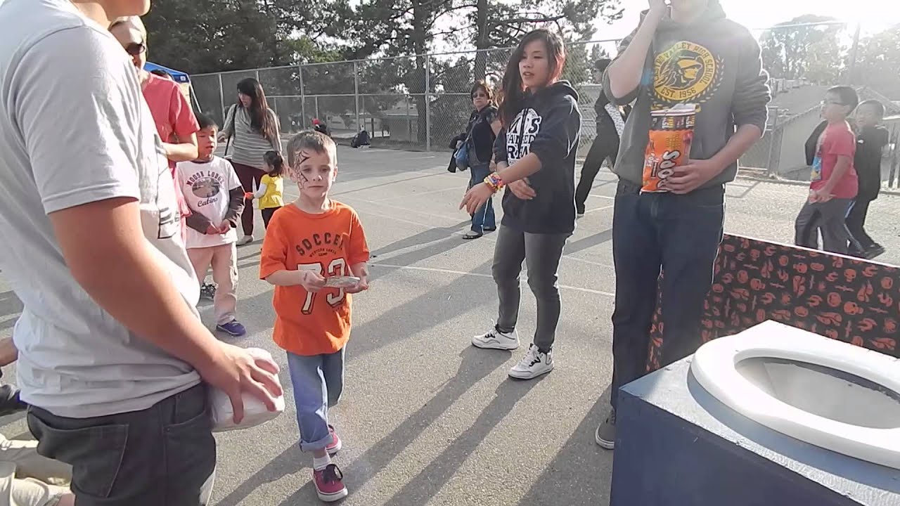 TOILET PAPER TOSS HALLOWEEN CARNIVAL YouTube