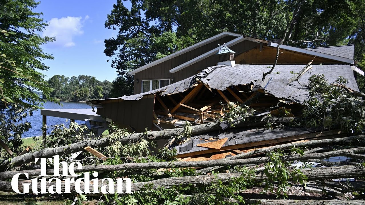 Severe storms batters eastern US leaving hundreds of thousands without power
