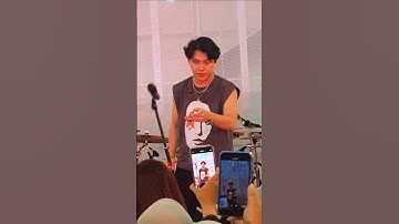 Penonton Bikin Paduan Suara Lagu Tak Ada Ujungnya Rony Parulian Di Cikarang