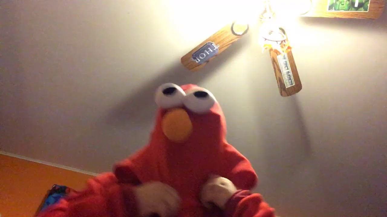 Elmo Dances For The Motherland