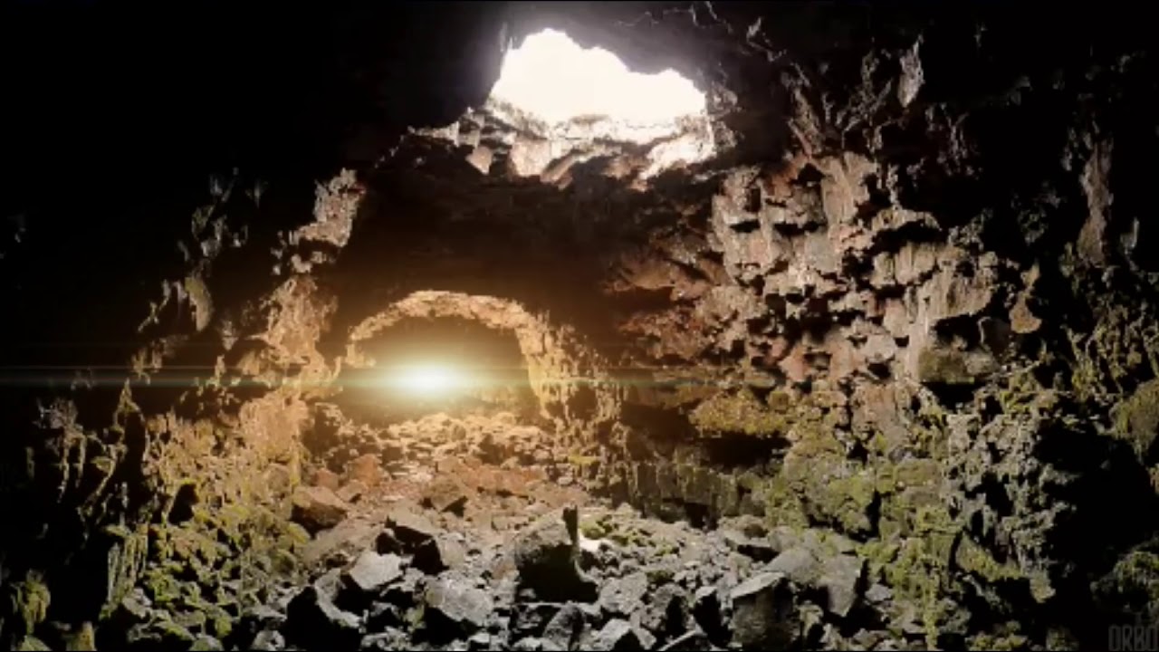 Пещера фон. Пещера внутри. Пещеры кристал-кейв. Темное фэнтези пещеры. Анимированная пещера.