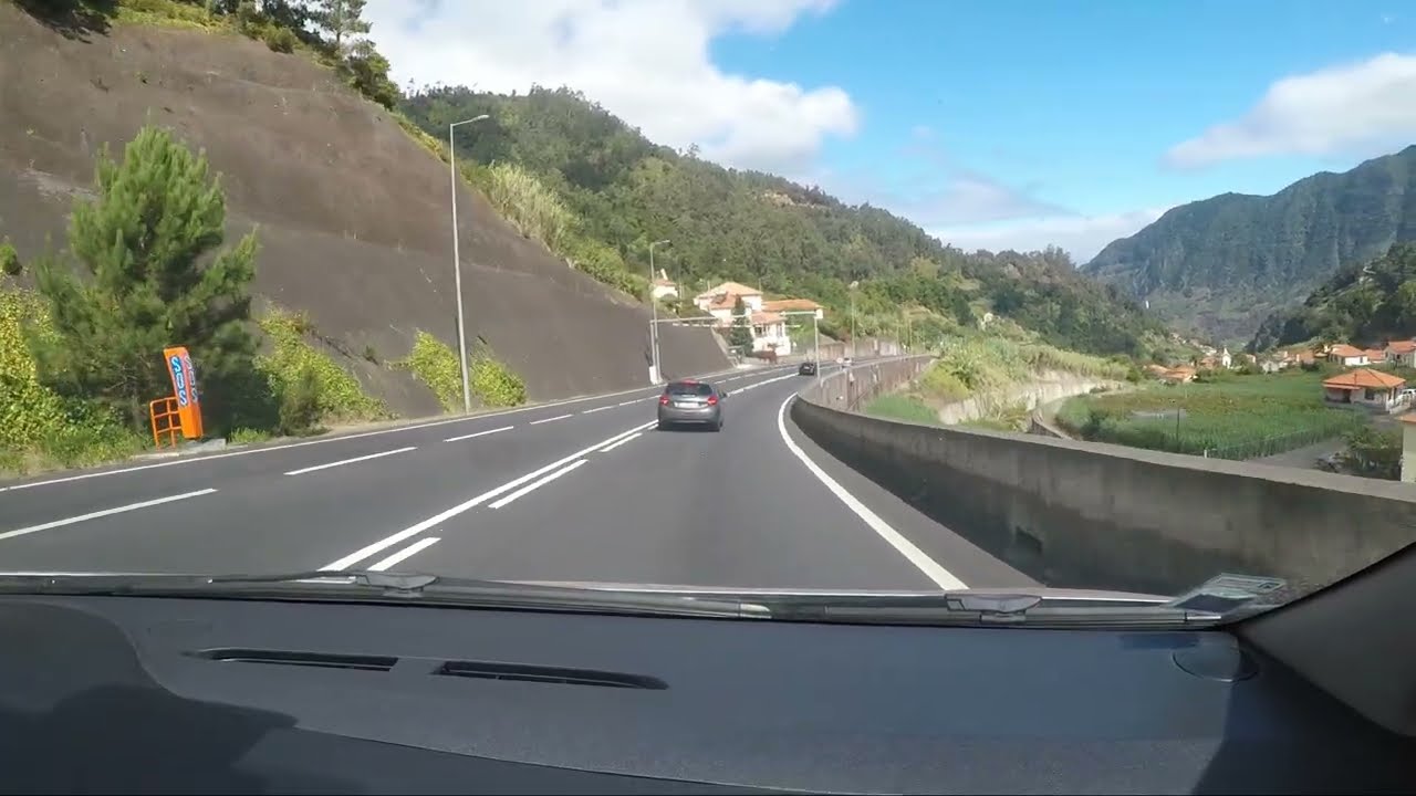 Driving Madeira: Outside of Vargem on the road VE4 to starting point of hike PR16