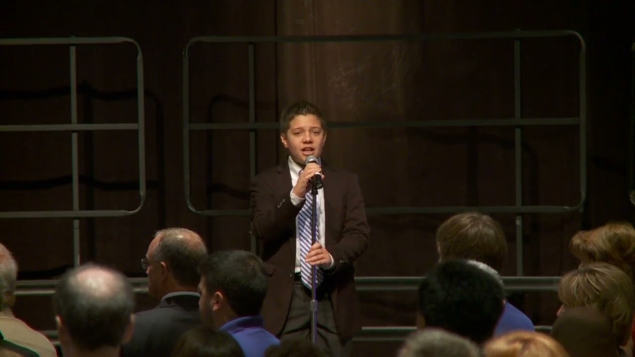 Reat Underwood singing the National Anthem