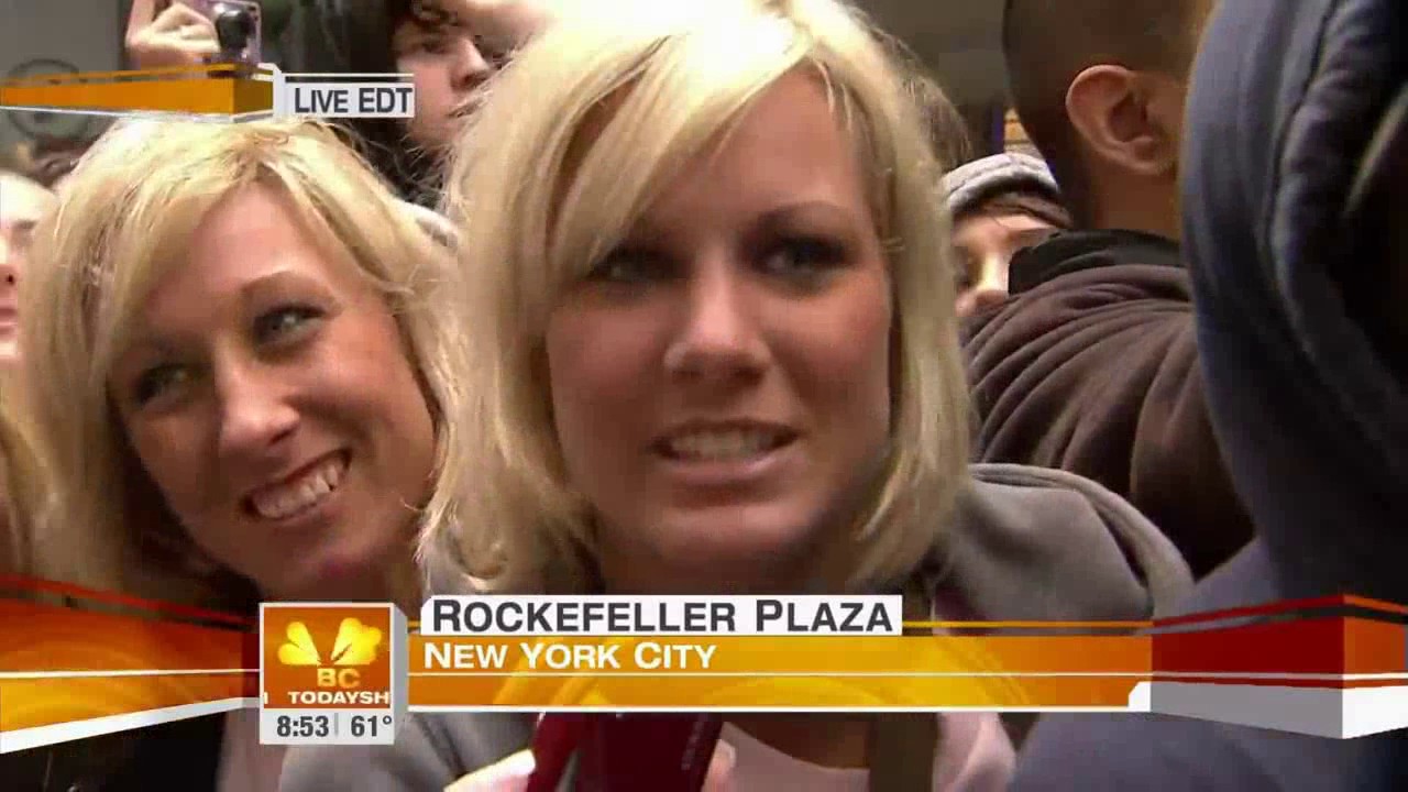 Love Story You Belong With Me Our Song Teardrops On My Guitar By Taylor Swift Today Show