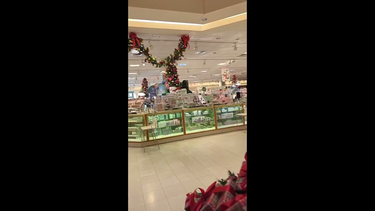 Von Maur, West road mall in  Omaha, Nebraska