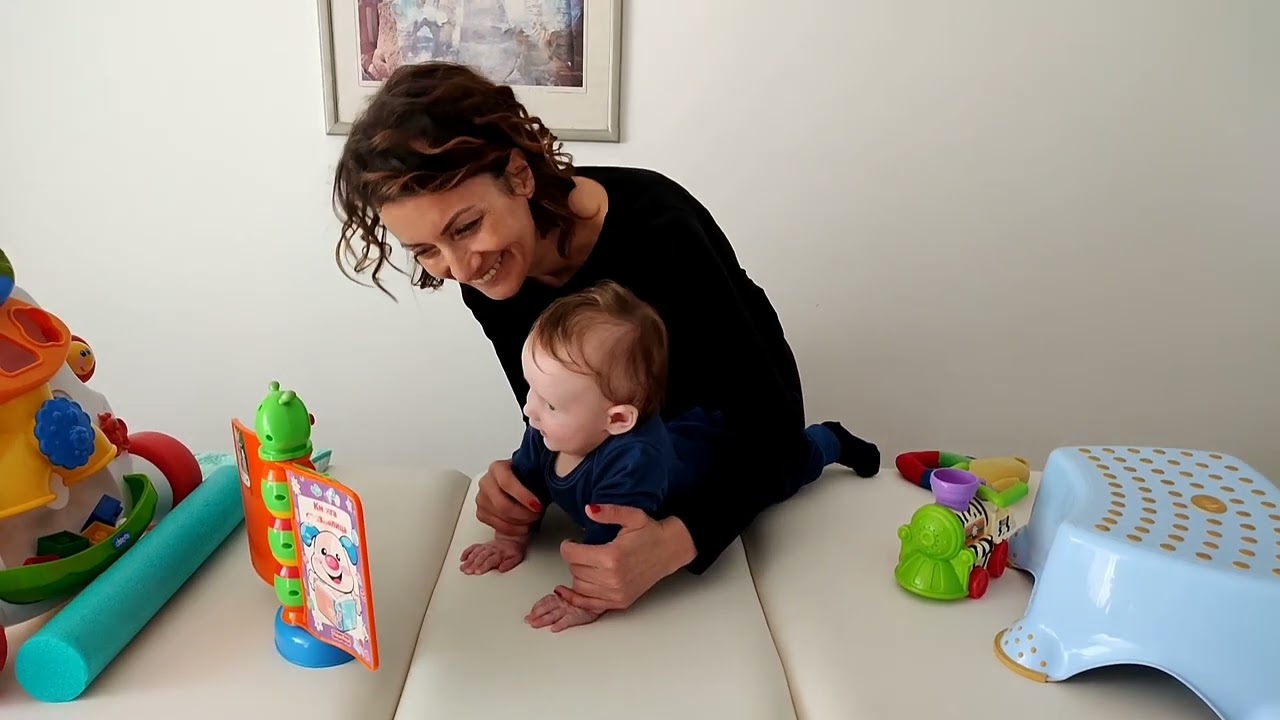 Stimulacija motornog razvoja i vežbice za bebe  starosti 4-5 meseci