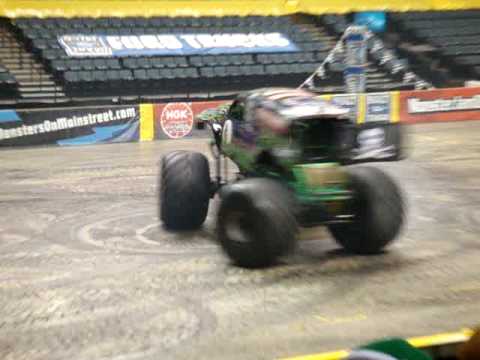 Grave Digger Freestyle in Grand Rapids Sat. 2PM Show