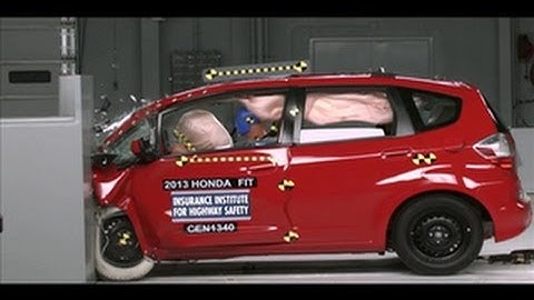CNET On Cars - Smarter Driver: Understanding crash safety and car size