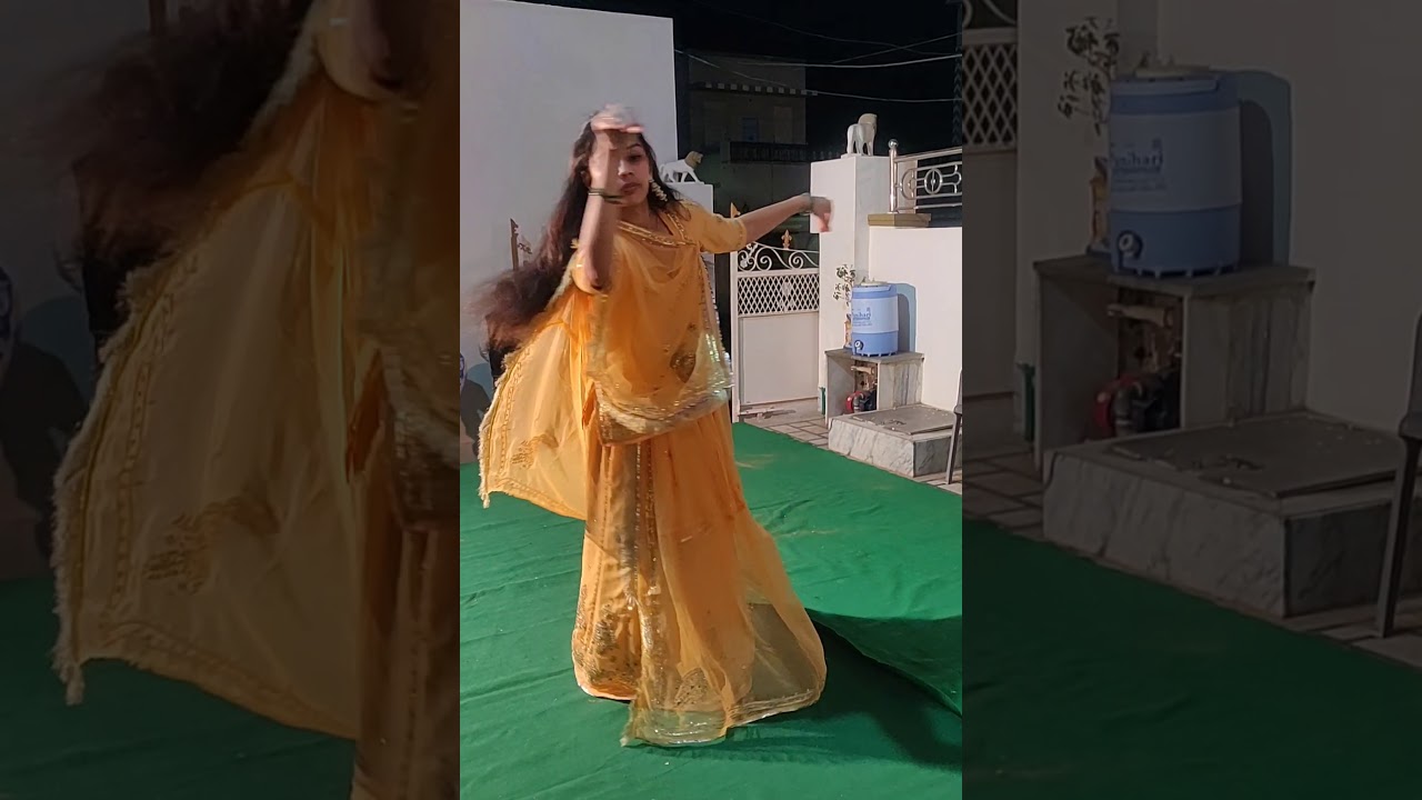Hilo re haleriye ro hilo saa         Krishna Parihar Ghoomar Dance