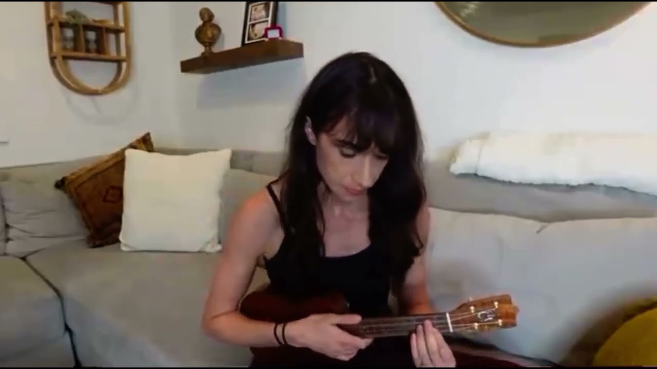 Colleen Ballinger Live Stream