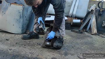 How to remove brake pads on drum brake shoes...!(Removing rivets and brake pads with air chisel.!)