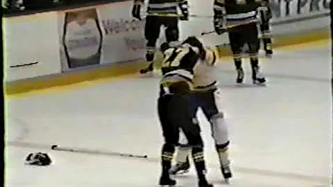 Tony Twist vs Darwin McPherson