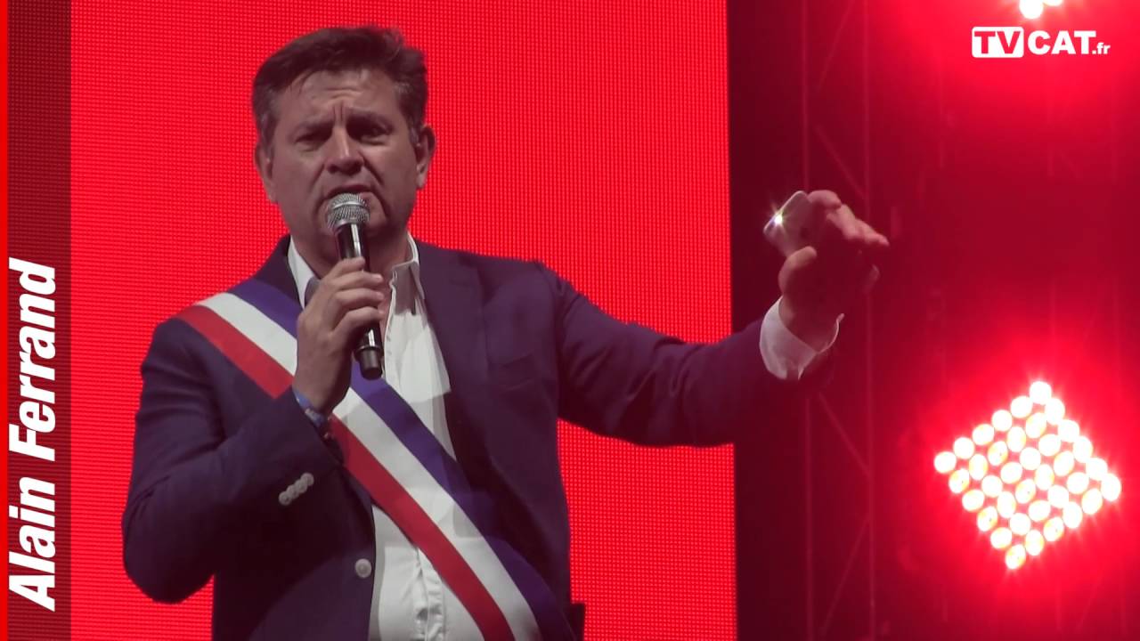 ►EMF : hommage aux victimes de Nice par Alain Ferrand et 64 000 festivaliers - Le Journal Catalan