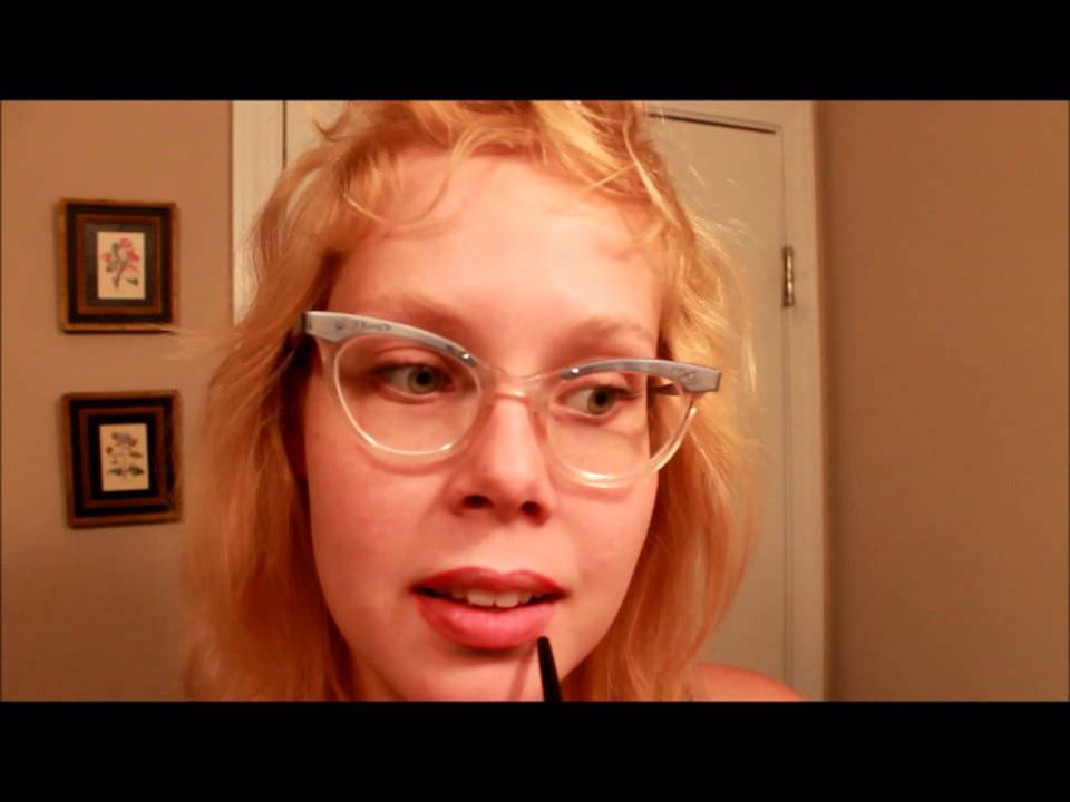 Elizabeth Fox Shares her Pinup Lip Secrets