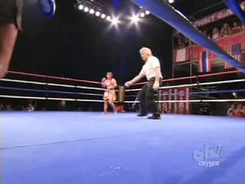 Muay Thai- Lisa "The Black Widow" King vs. Jiranan Pradubmuk