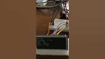 Spelen met esp8266 microcontroller en een e-paper display #shorts