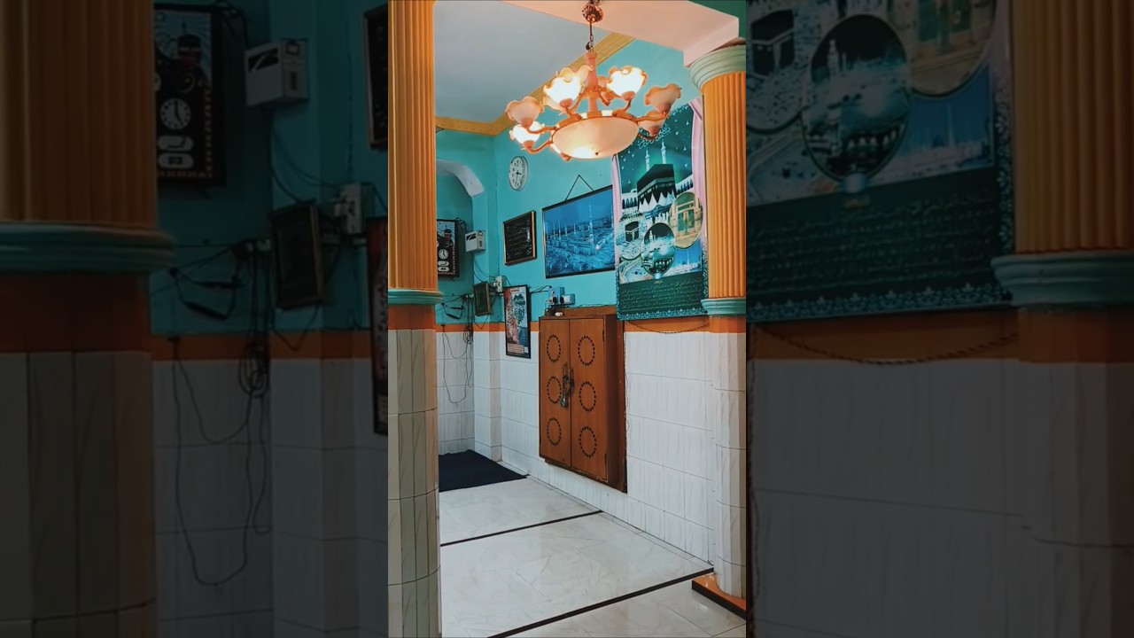 Mosque in Lucknow, Aminabad area. 