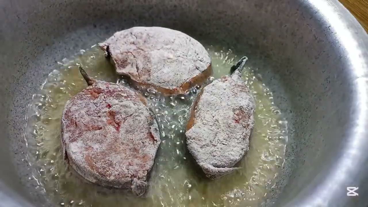 HOW TO FRY CATFISH PERFECTLY || GOLDEN AND TASTY 🐟 🇲🇼 