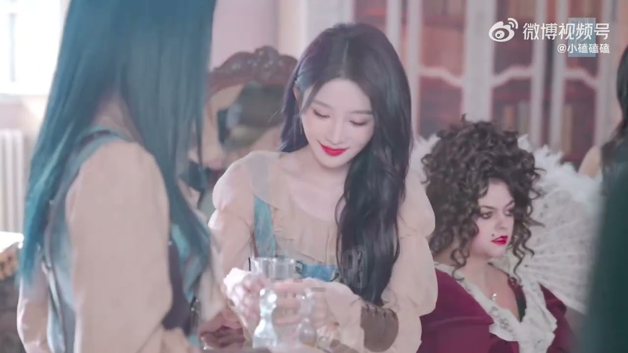 SNH48 [Vietsub]Thi tình họa dịch Vương Dịch - Châu Thi Vũ | Vlog Hậu Trường quay MV Number One (Cut)