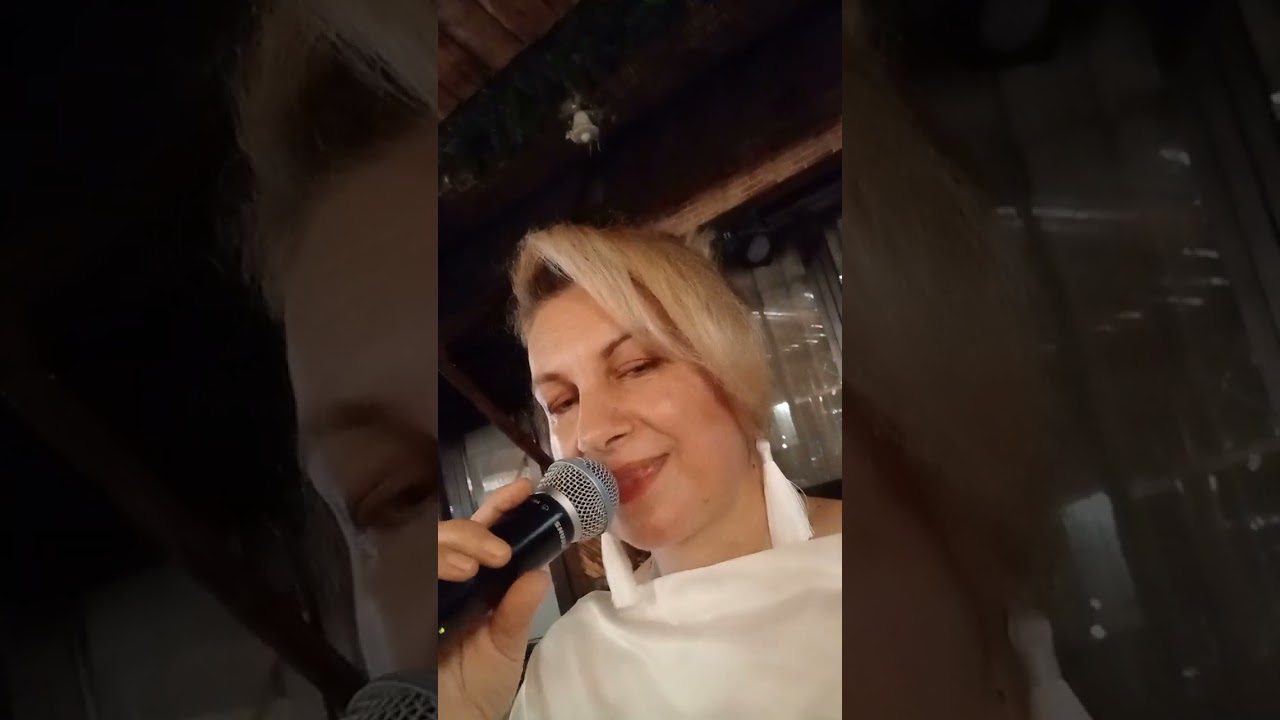 Hai lună fii voioasă !🥰 sărbă!
