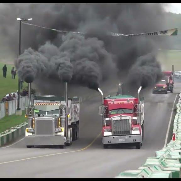 Peterbilt vs. Kenworth, Who Wins this Semi Truck Drag Race? #ettyn #dragrace #trucking