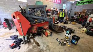 Thomas T135s Skid Steer - Fluids Overview 🛠️🟧