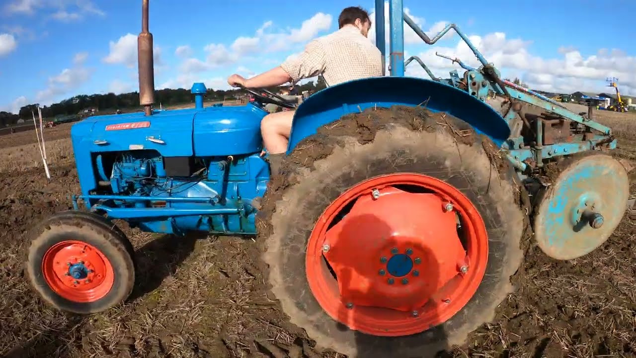 1961 Fordson Dexta 2.4 Litre 3-Cyl Diesel Tractor (32 HP) Ransomes Newbury Ploughing Match 2024