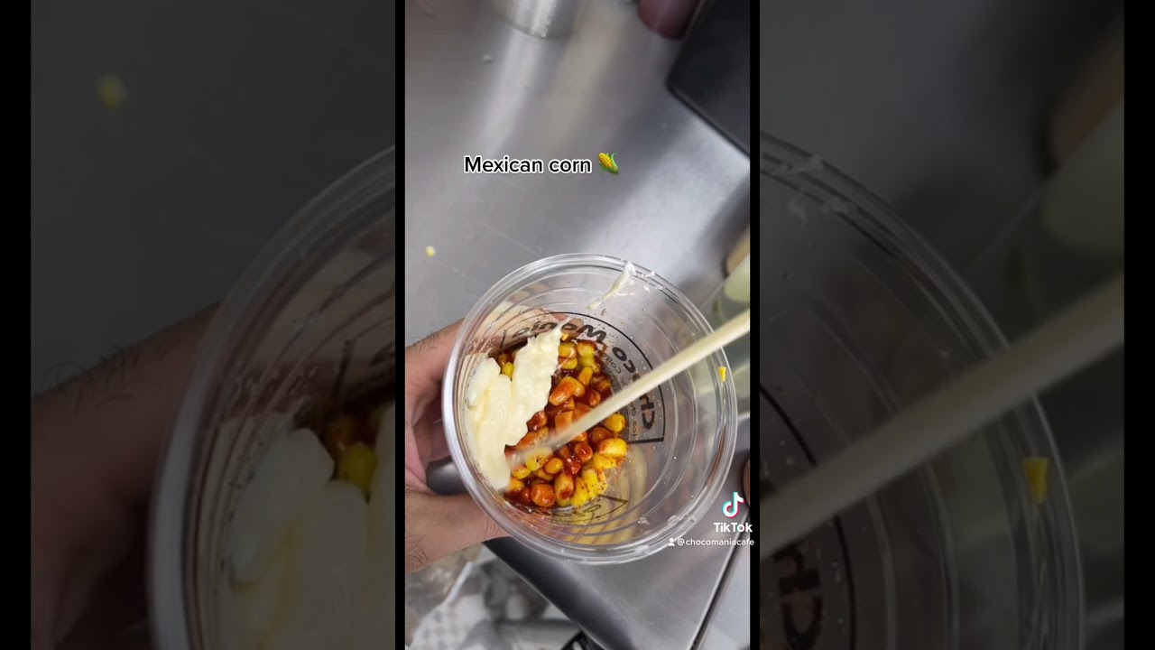 Elote en vaso (Mexican corn) - street food