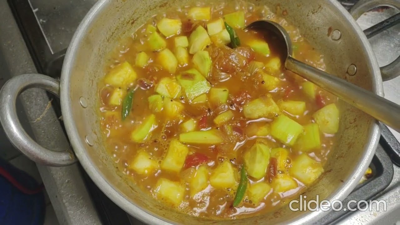 சுரைக்காய் குழம்பு Bottle Gourd Curry