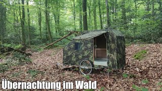 Abenteuer Wohnwagen Tour mit Übernachtung im Wald / Perfekte Tarnung im Outdoor Camper