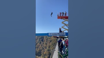 BASE jumping accident. 🎥:  @_lexiep filmed this bridge day 2022