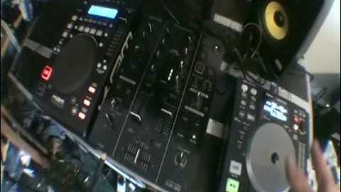 DJ Tutorial on Mixing Drum and Bass with Dub step video 2