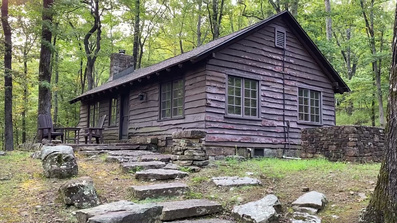 Two-bedroom cabin tour at Devil’s Den Park in Arkansas
