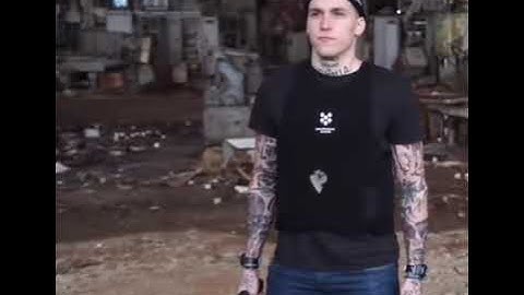 DUDE SHOOTS HIMSELF, CONFIDENCE IN BULLET PROOF VEST