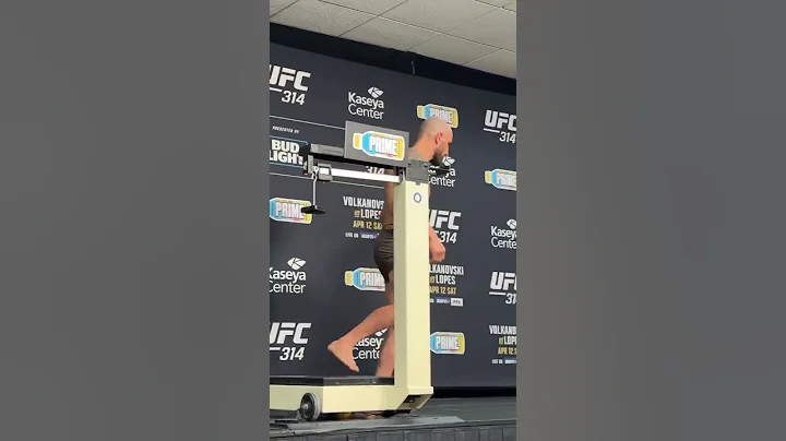 Alex Volkanovski weighs in at 145 LBS ahead of his title fight with Diego Lopes at #UFC314