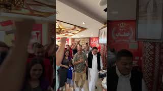 🎥 استقبال أسطوري للعميد #حسام_حسن وزوجته وعائلته في واحة خطاب الساحل ⚽️❤️🇪🇬