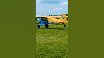 Piper Super Cub STOL takeoff #taildragger #stol #bigtires #supercub #aviation