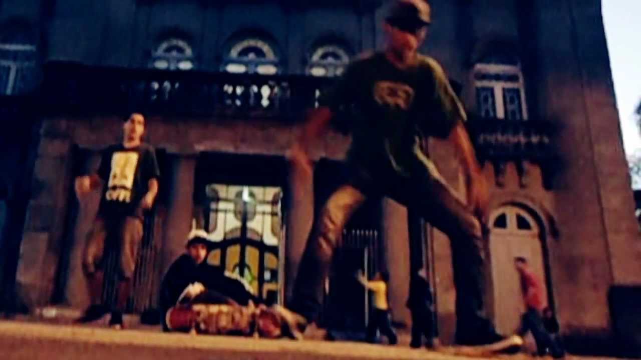 LIVINGSTEP - returns [ PREVIA ] 