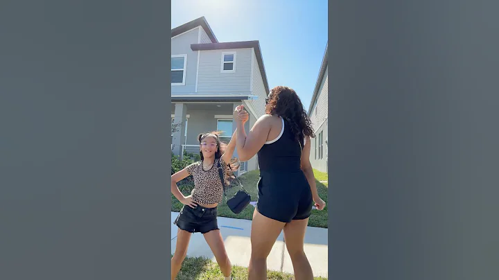 Mom and daughter does viral tiktok dance! 🖤 #shorts #momandaughter